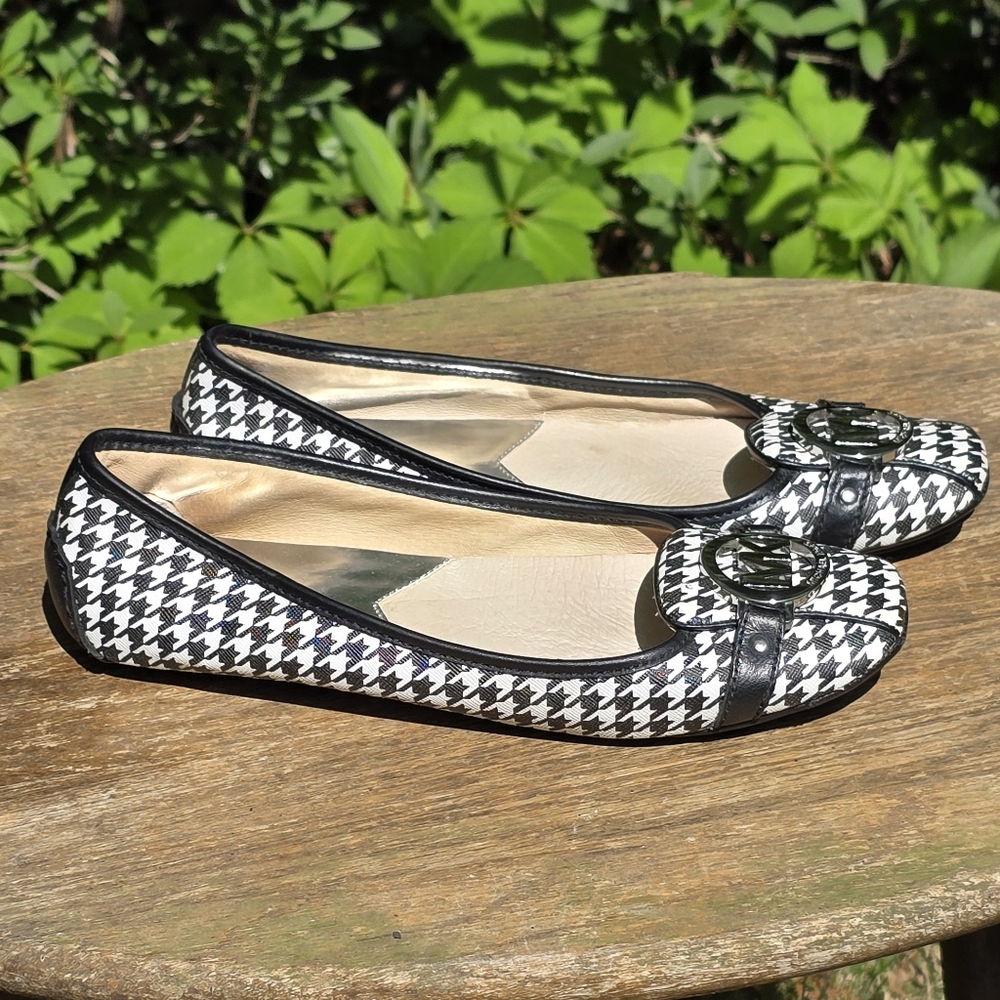 Micael Kors Stylish Black and White Women's Flats